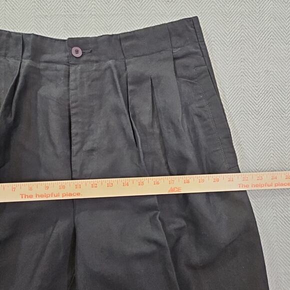 Scusa Pleated Shorts Size 34 Black 10" Inseam Style 5-30870 EUC Quiet Luxury - Picture 4 of 10